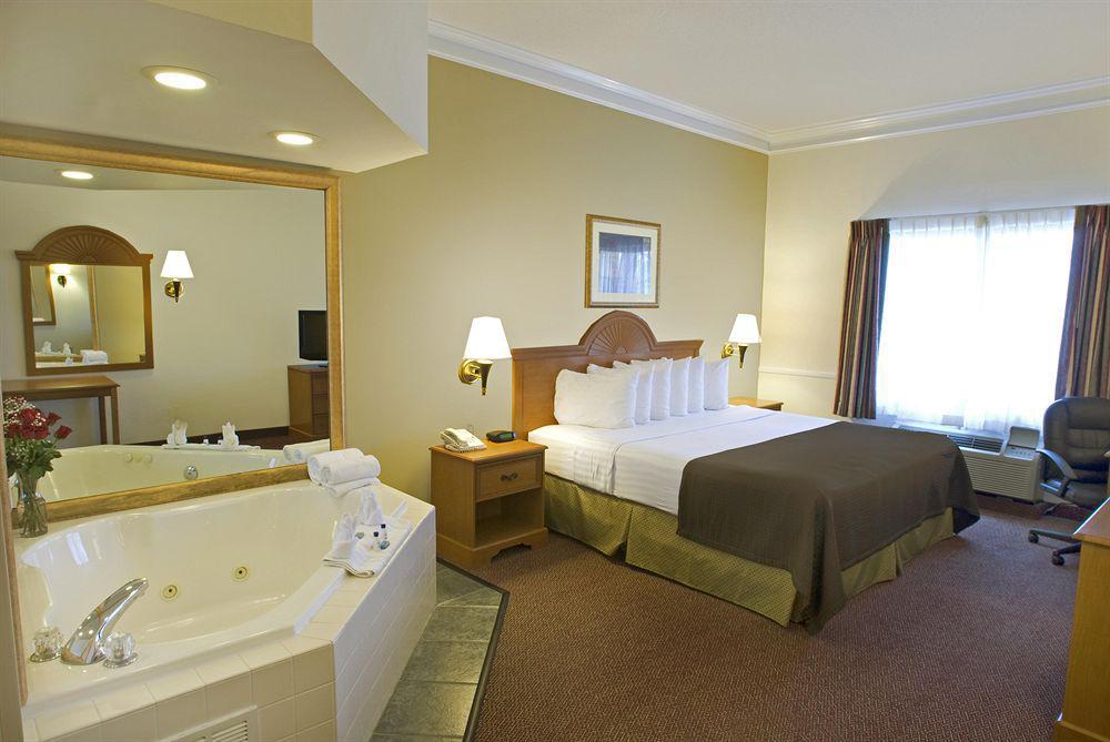 Best Western Augusta West Room photo
